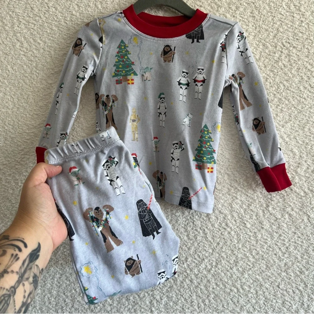 Pottery Barn Kids x Star Wars PJs Set Christmas Long Sleeve Shirt Pants Size 2T‎